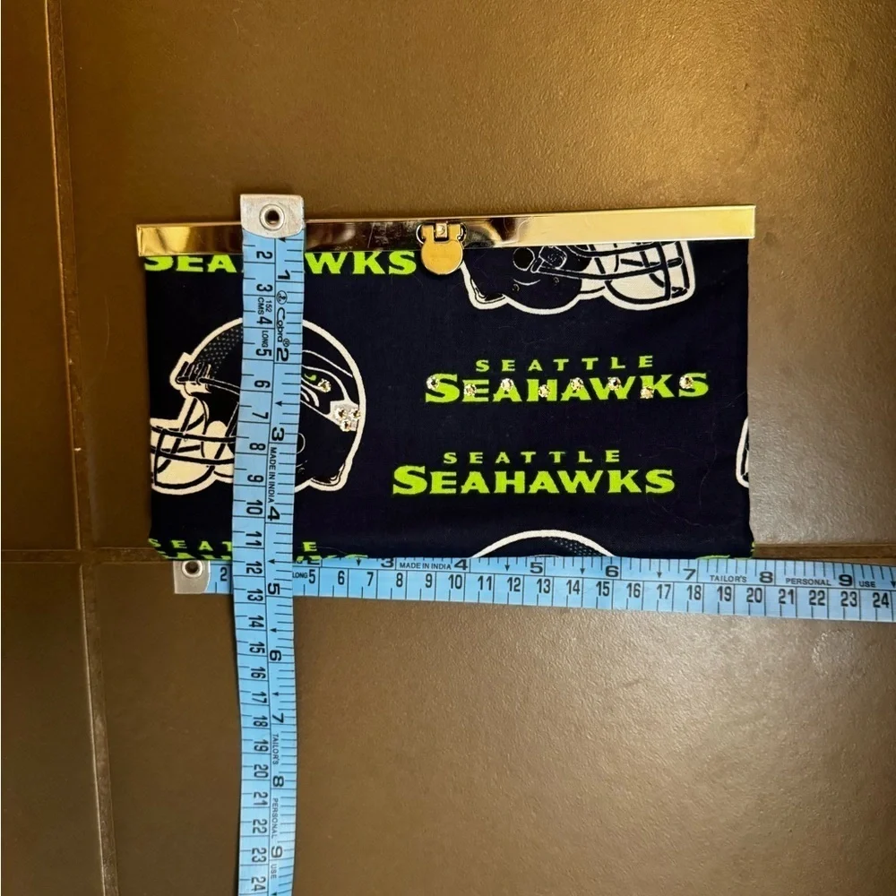 SEATTLE SEAHAWKS Bifold rhinestone accent wallet purse bag 12's Clutch NWOT